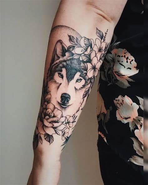 tatuajes para mujeres lobos|Bellas ideas de tatuajes estilo lobo para mujeres